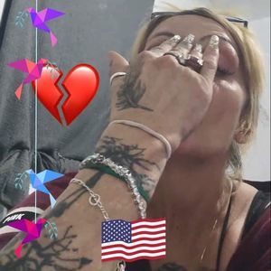 Meet your Posher, Joni